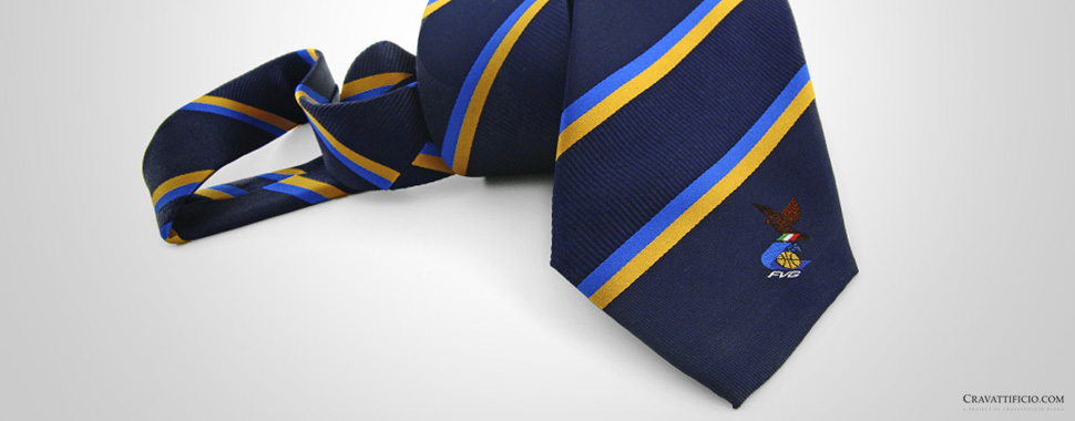 cravatta personalizzata a righe