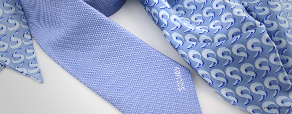 cravatta personalizzata azzurra