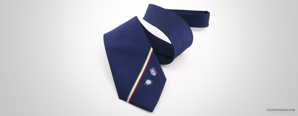Cravatta personalizzata blu con riga
